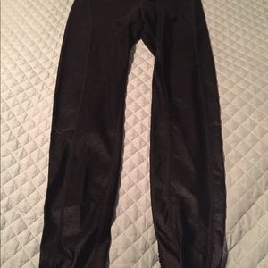 Carbon 38 black leggings
